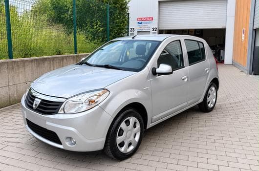 Dacia Sandero 1.5 dCi Laureate (2011) - Photo 4