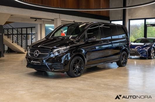Mercedes V 300 V 300 d Edition 4MATIC kompakt AMG Line (2024) - Photo 2