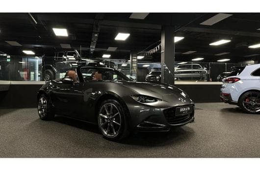 Mazda MX-5 Skyactiv-G Kazari (2024) - Foto 9