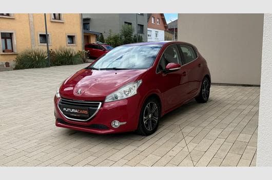 Peugeot 208 1.6 eHdi (2014) - Photo 1