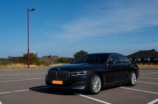 BMW 740 (2019) - Photo 8