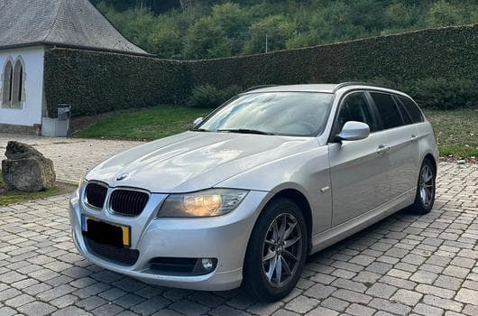 BMW 320 Touring LCI (2011) - Photo 2