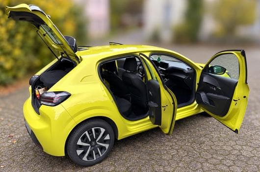 Peugeot 208 Active Puretech (2024) - Foto 11