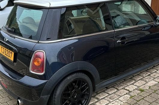 Mini Cooper R56 (2006) - Photo 1