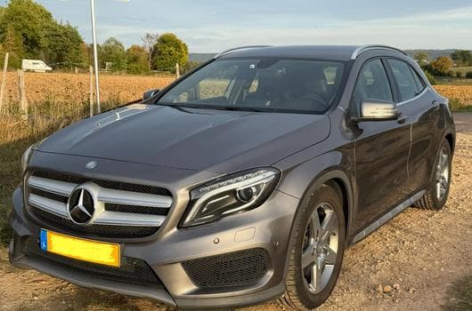 Mercedes GLA 220 AMG-Line (2015) - Photo 1