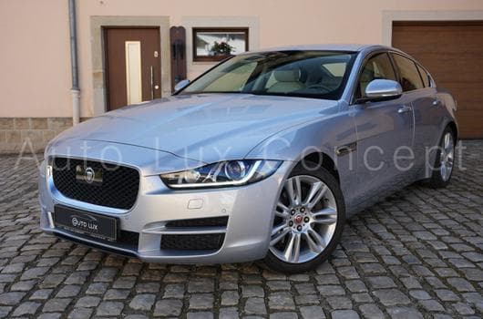 Jaguar XE Portfolio 20t (2016) - Photo 6