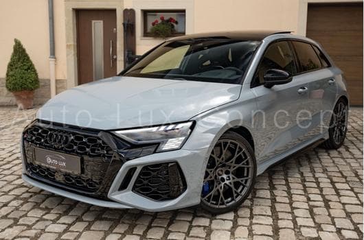 Audi RS3 Sportback Performance Edition 1 OF 300 (2023) - Photo 11