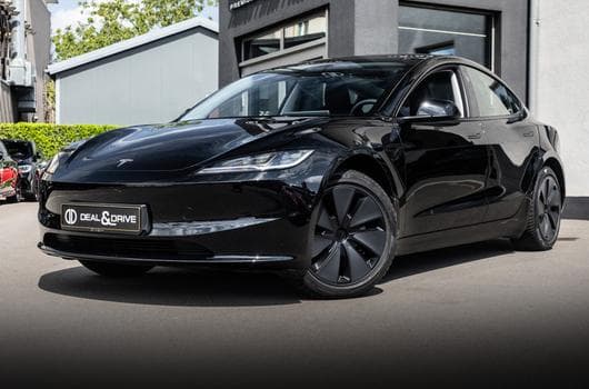 Tesla Model 3 HIGHLAND PREMIUM RWD - AUTOPILOT - BLACK (2025) - Photo 6