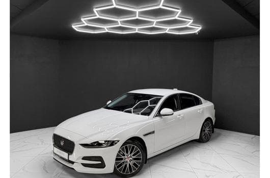 Jaguar XE P300 AWD HSE (2022) - Foto 10