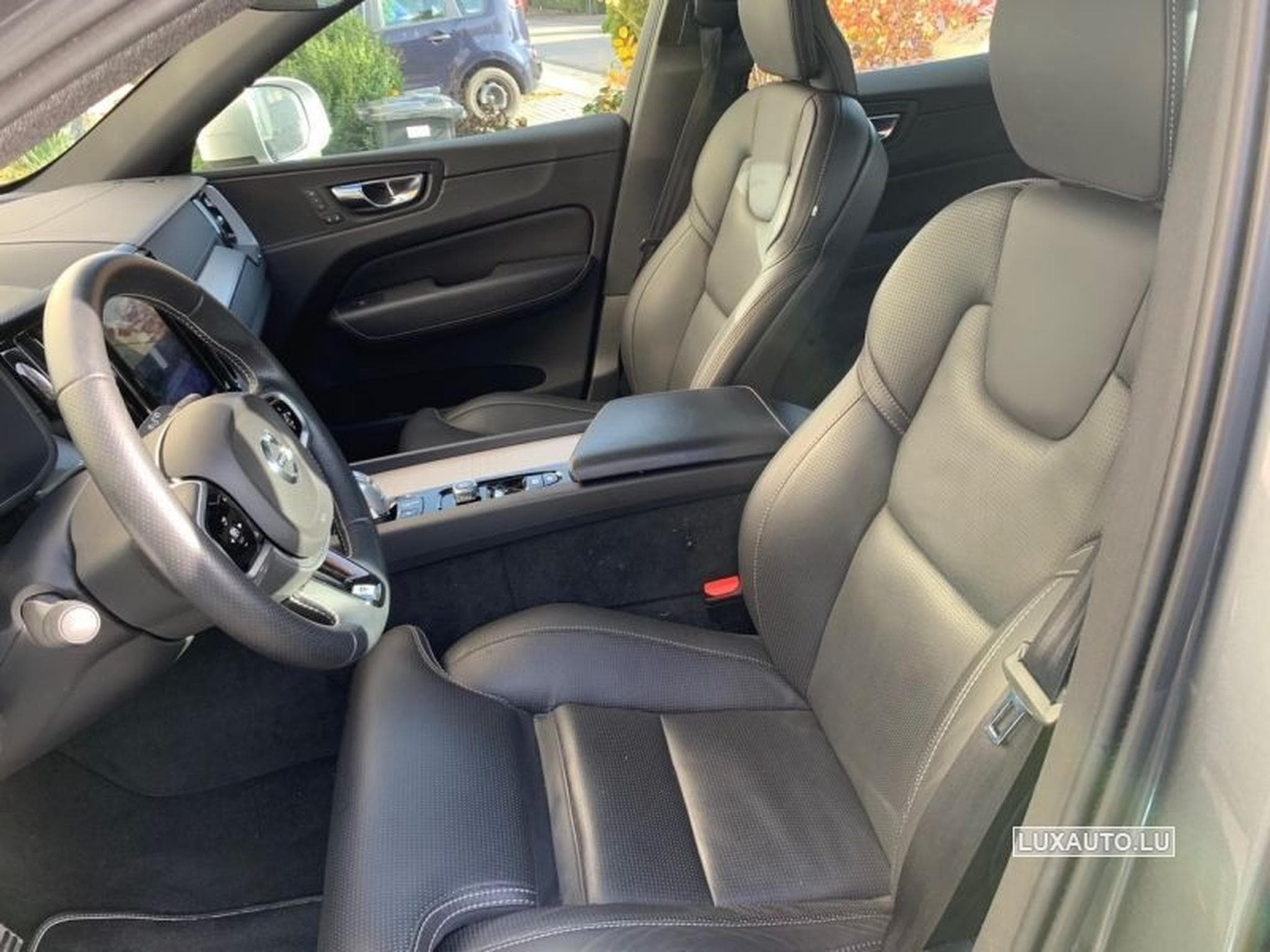 Volvo XC60 2.0 T8 Twin Engine R-Design eAWD Geartronic (2018) - Foto 15