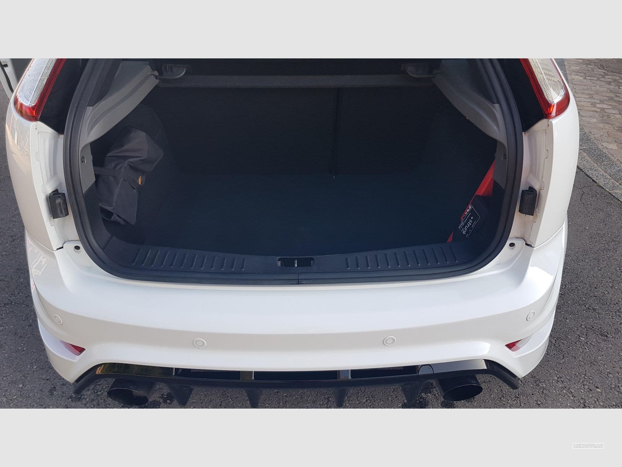 Ford Focus 2.5 RS (2009) - Photo 6