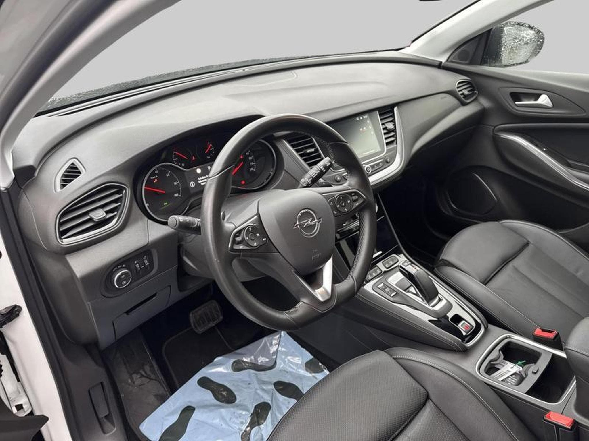 Opel Grandland X Innovation (2020) - Photo 11