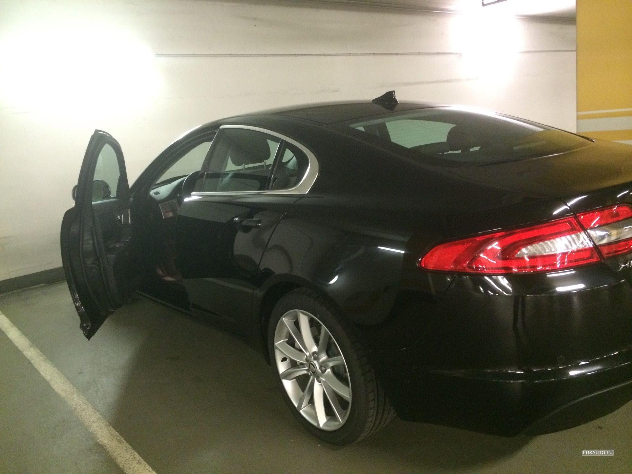 Jaguar XF 2.2 D 163 Auto. (2013) - Photo 4