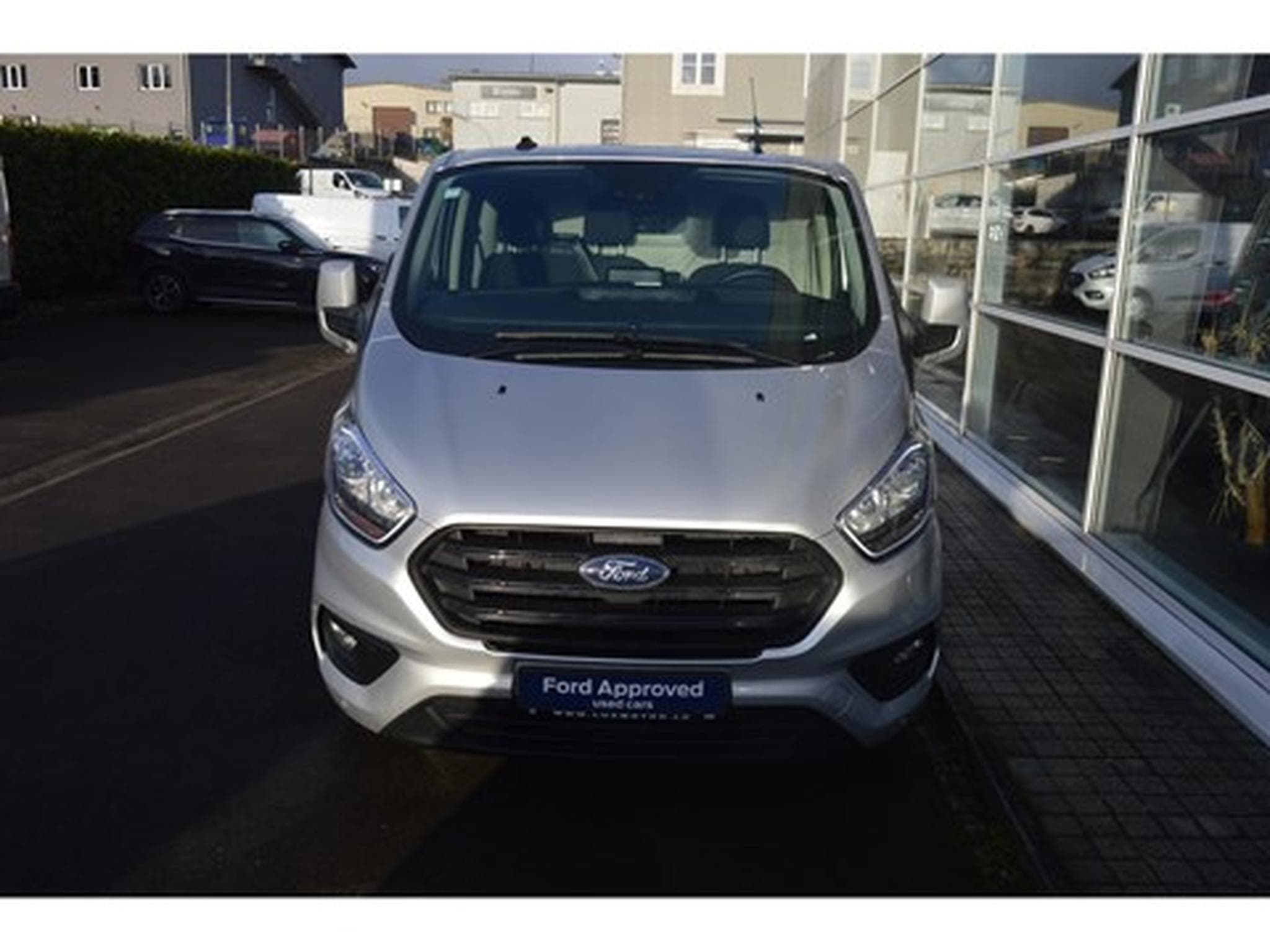 Ford Transit Custom Fourgon 340S L1H1 Trend pHEV-126cv-automatique (2020) - Photo 2