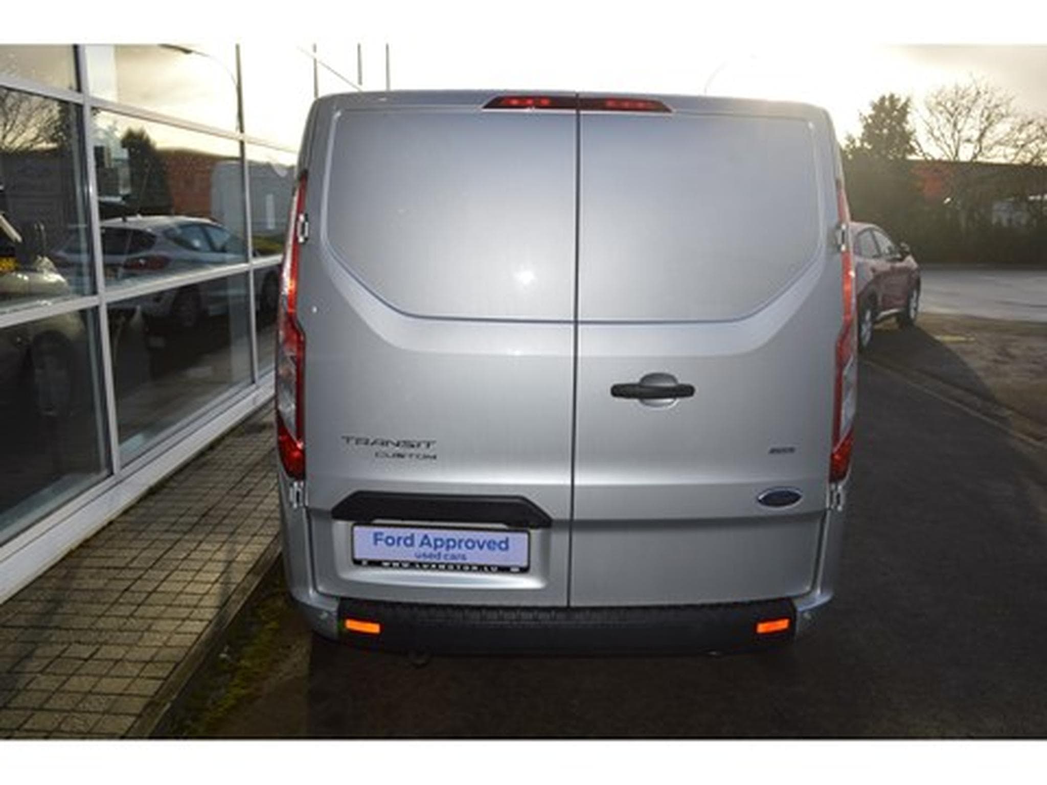 Ford Transit Custom Fourgon 340S L1H1 Trend pHEV-126cv-automatique (2020) - Photo 5