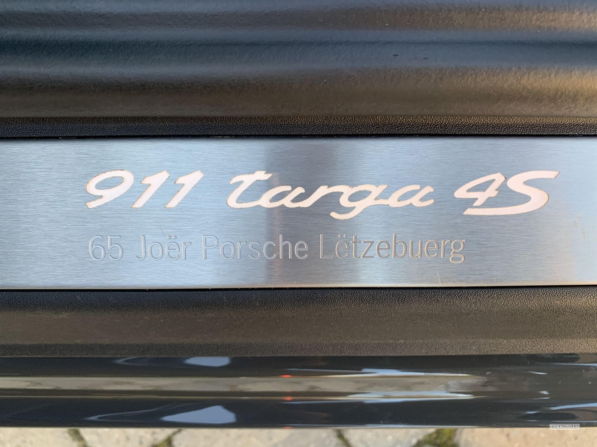 Porsche 911 EXCLUSIF:911 TARGA SÉRIE SPÉCIALE 65 ANS PORSCHE LUXEMBOURG (2015) - Photo 11