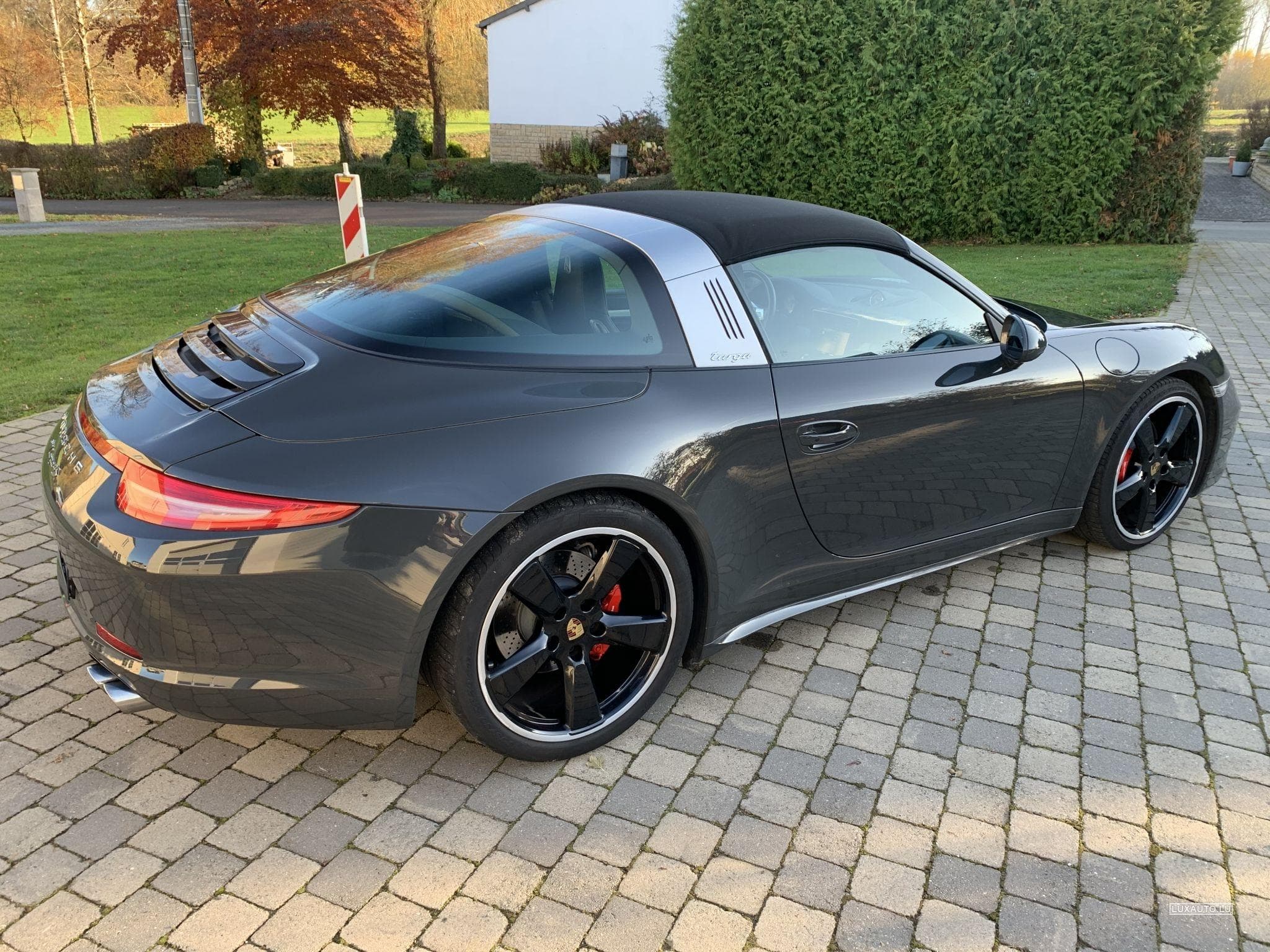 Porsche 911 EXCLUSIF:911 TARGA SÉRIE SPÉCIALE 65 ANS PORSCHE LUXEMBOURG (2015) - Photo 4