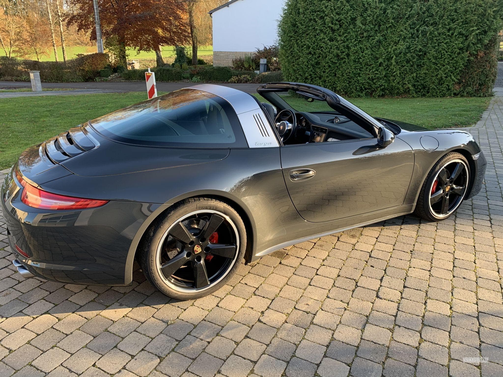 Porsche 911 EXCLUSIF:911 TARGA SÉRIE SPÉCIALE 65 ANS PORSCHE LUXEMBOURG (2015) - Photo 9