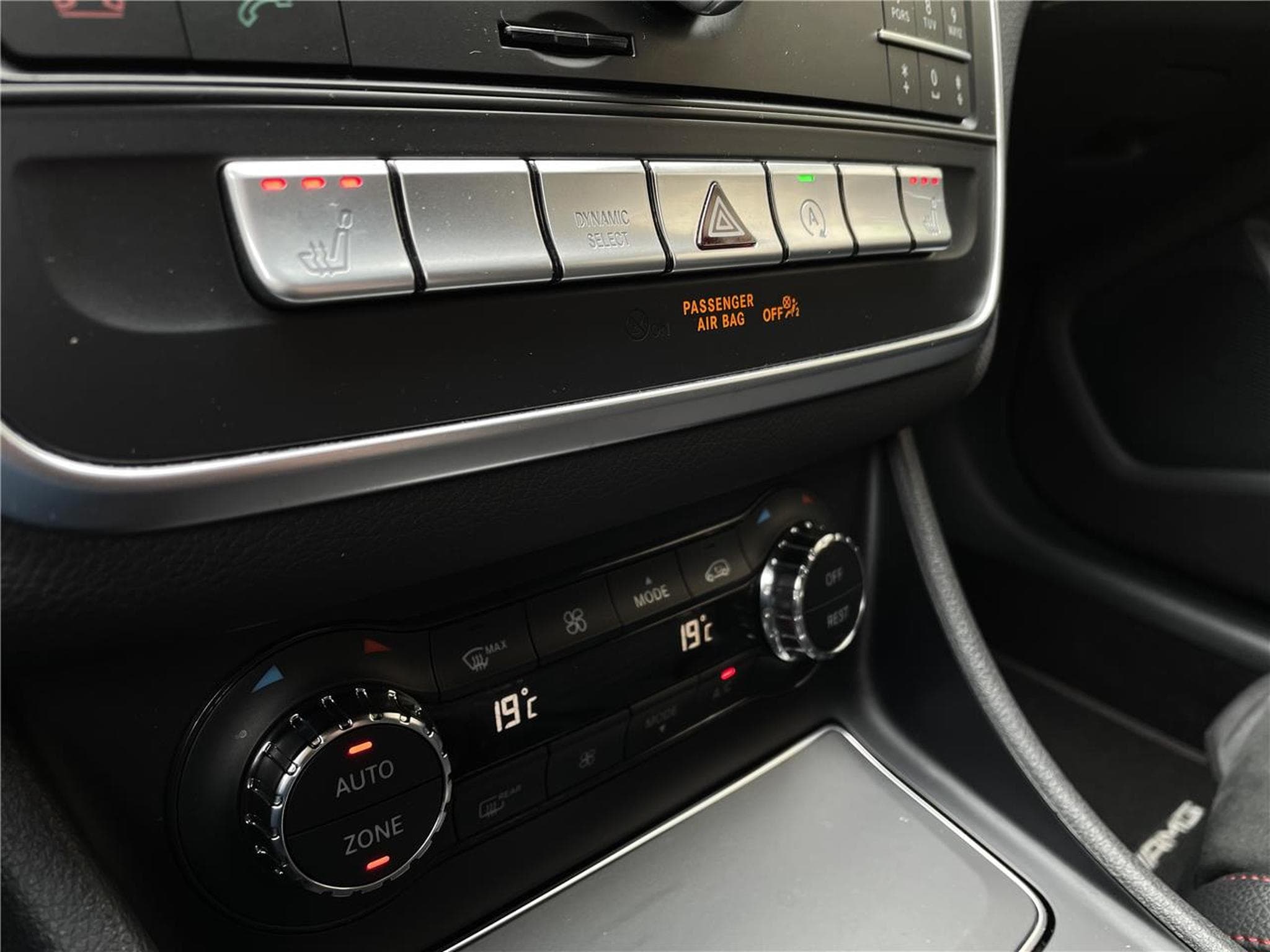 Mercedes CLA 180 180i 122 CV SHOOTING BRAKE AMG GPS CLA (2016) - Photo 7