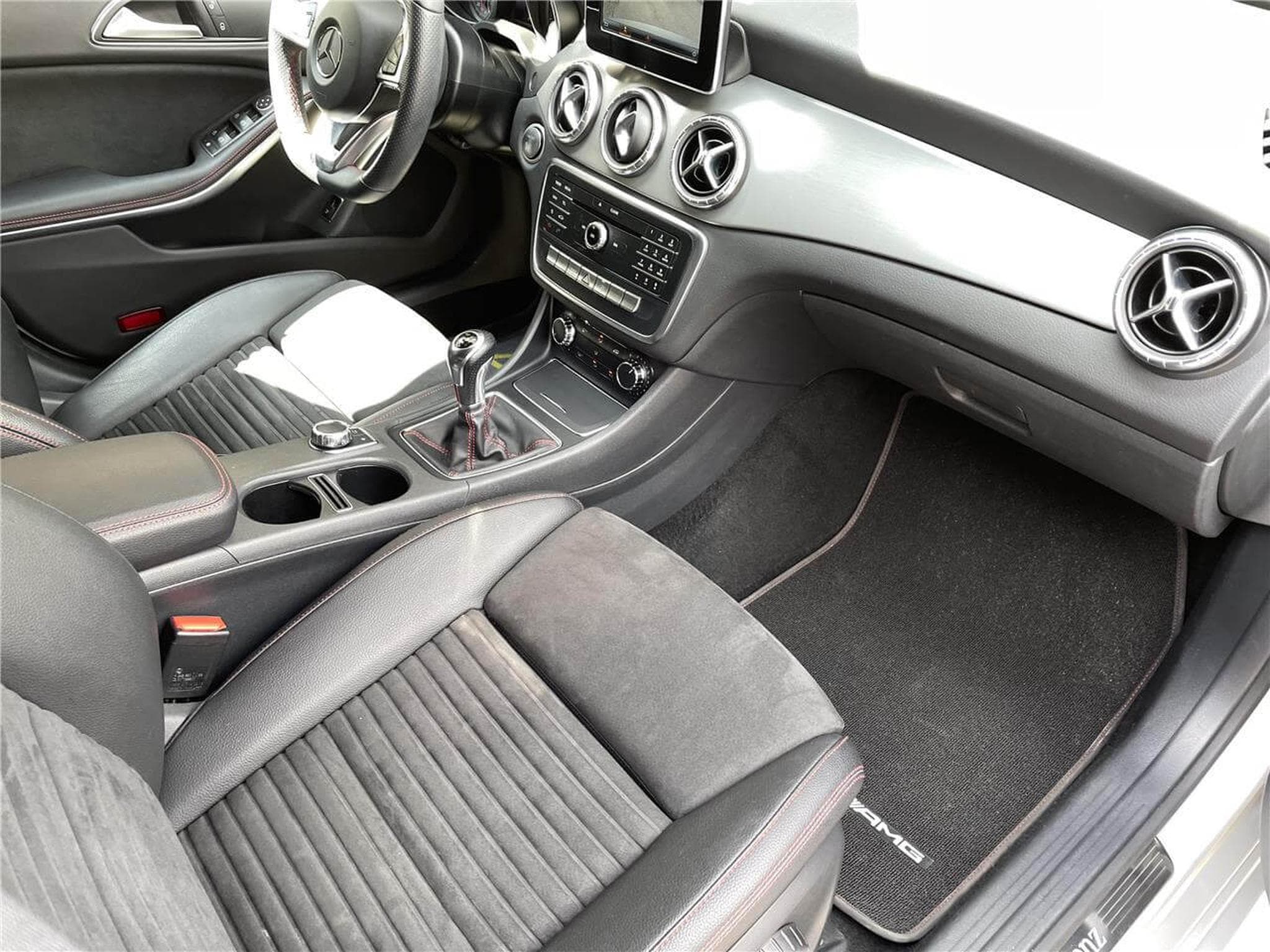 Mercedes CLA 180 180D 110 CV AMG GPS CLA (2018) - Photo 10