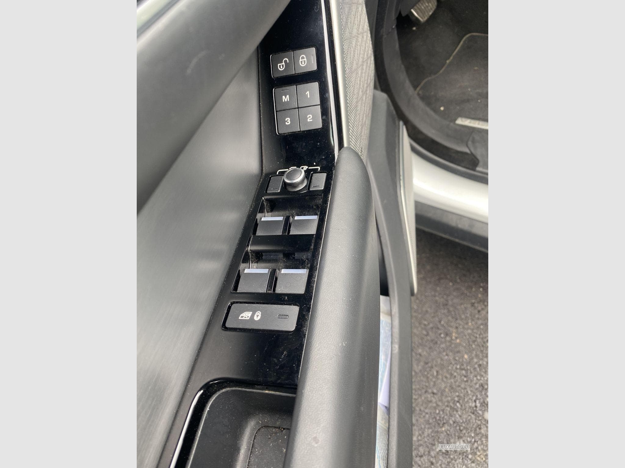 Land-Rover Range Rover Velar 3.0 D 300 HSE R-Dynamic Auto. (2017) - Photo 11