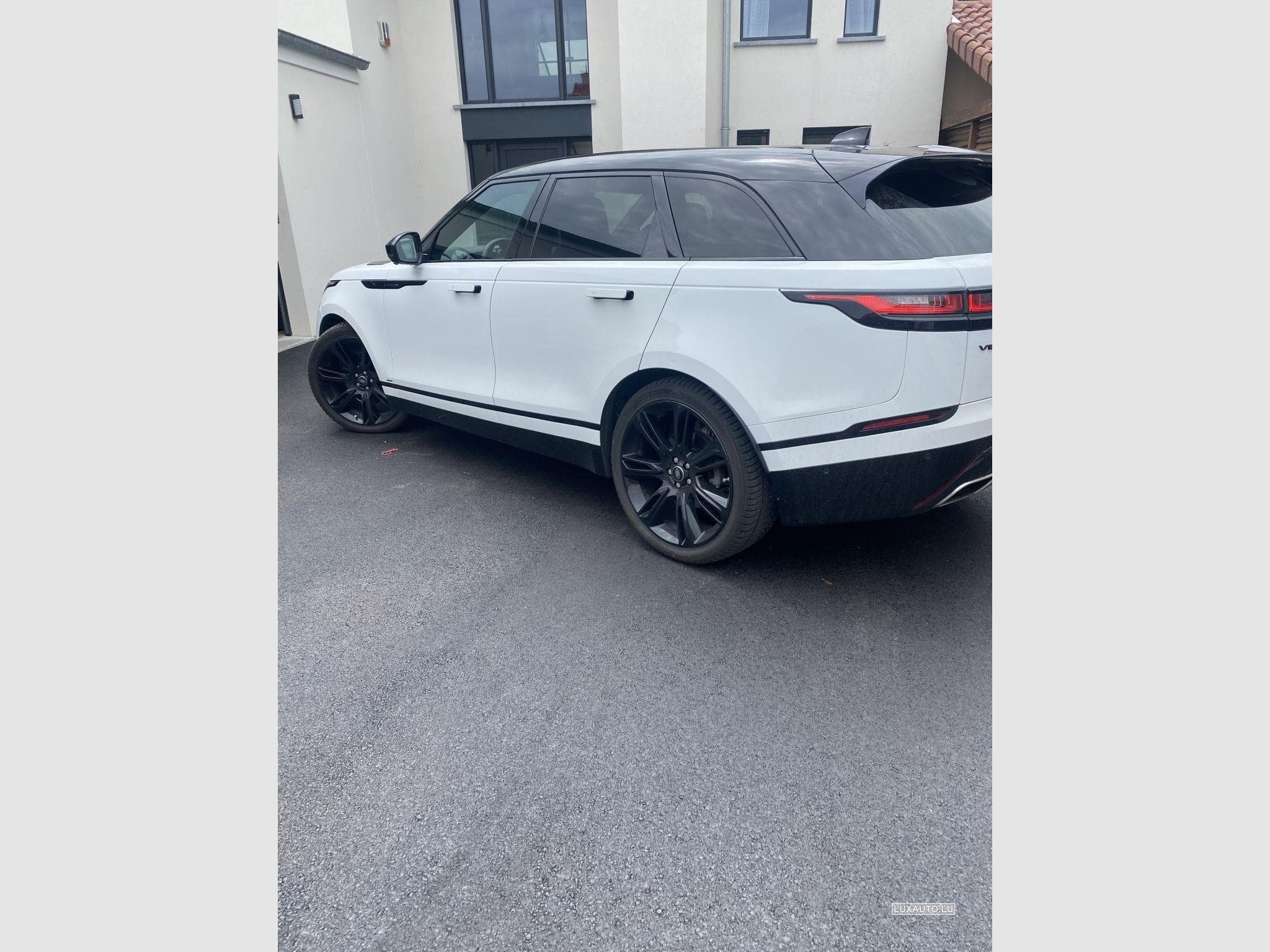 Land-Rover Range Rover Velar 3.0 D 300 HSE R-Dynamic Auto. (2017) - Photo 12