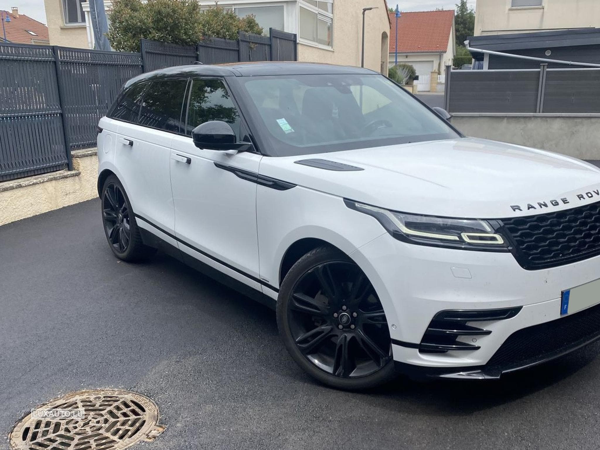 Land-Rover Range Rover Velar 3.0 D 300 HSE R-Dynamic Auto. (2017) - Photo 2