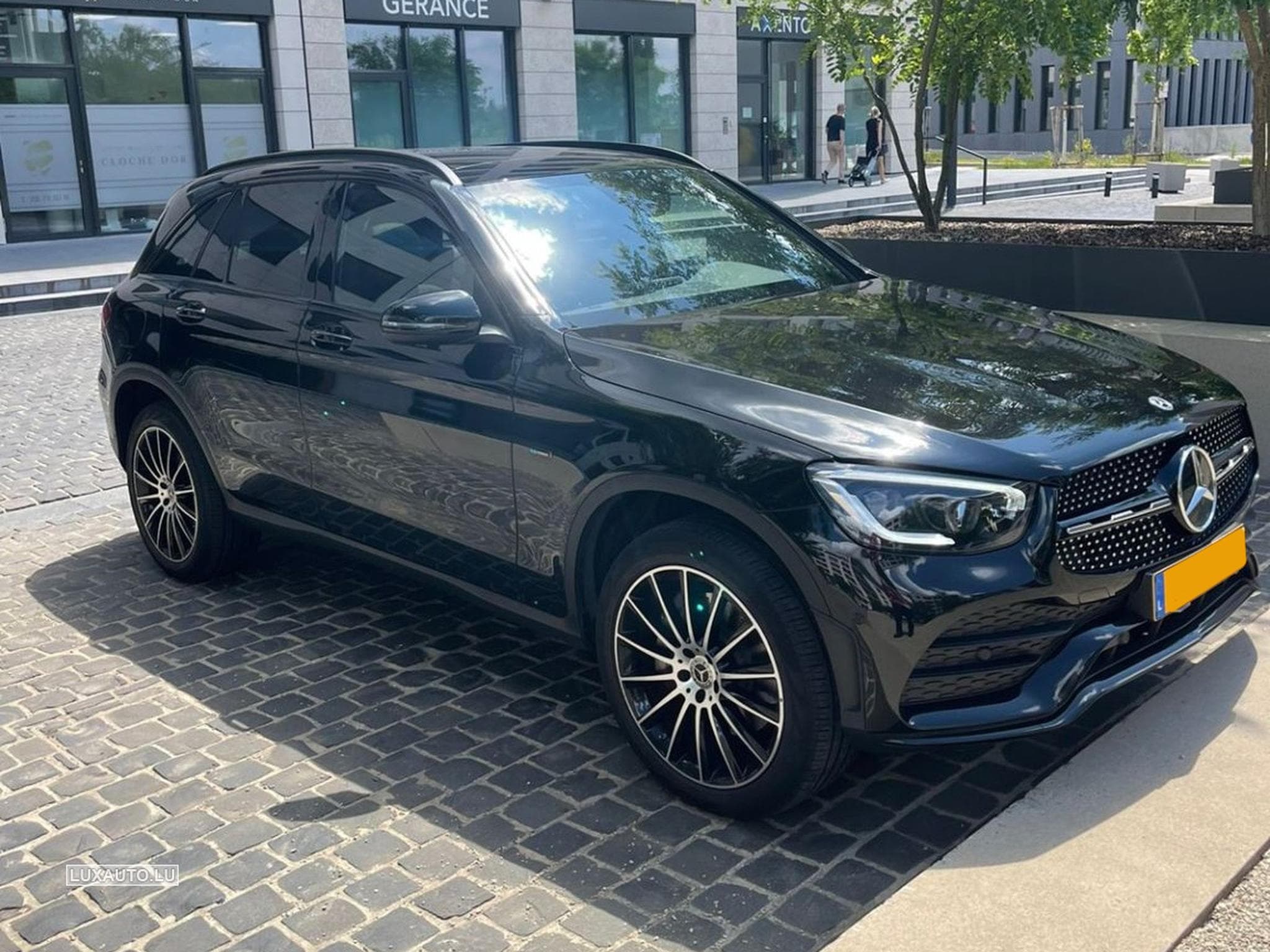 Mercedes GLC 300 300e AMG Line 4Matic 9G-Tronic (2020) - Foto 1