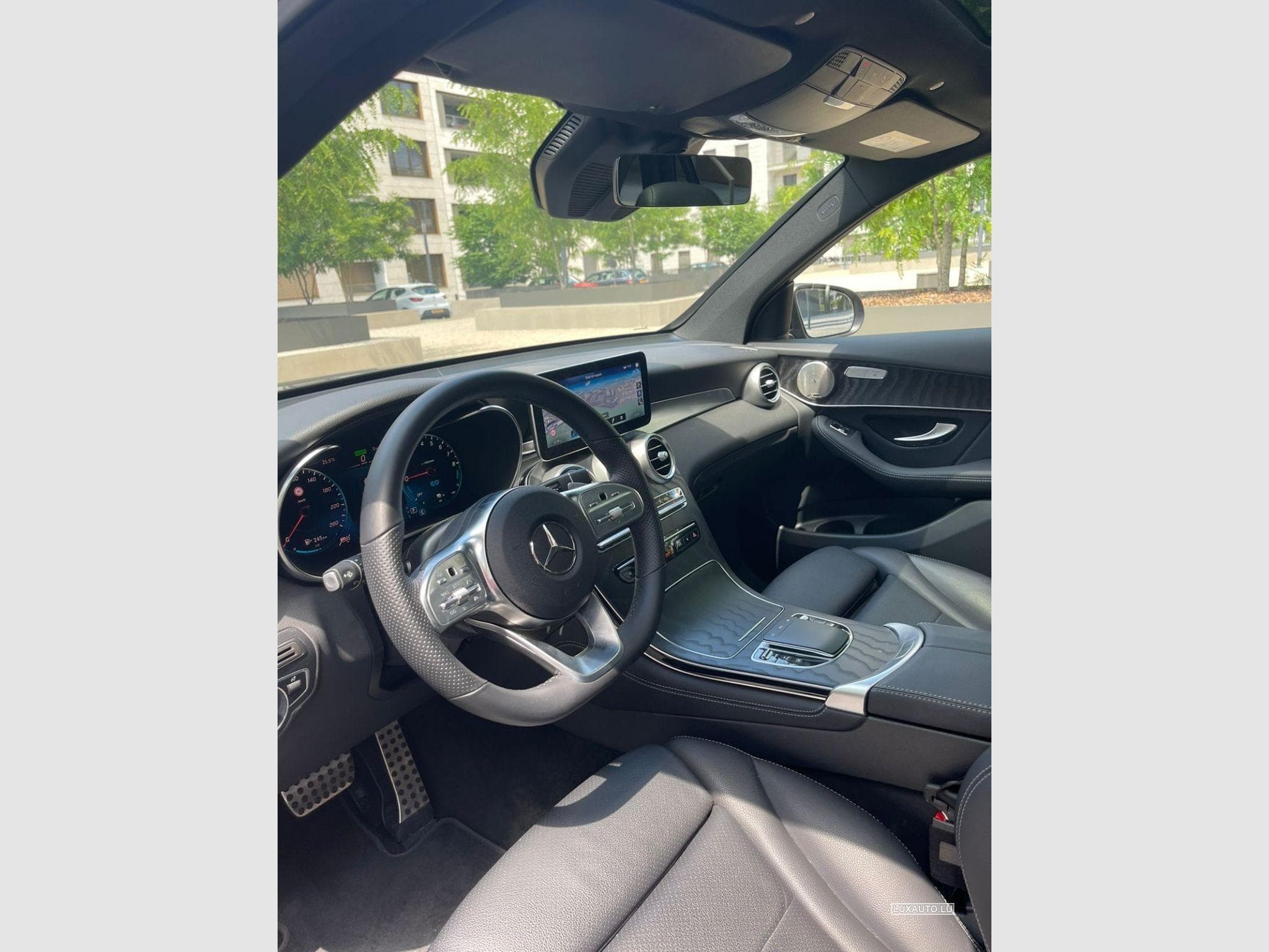 Mercedes GLC 300 300e AMG Line 4Matic 9G-Tronic (2020) - Foto 2