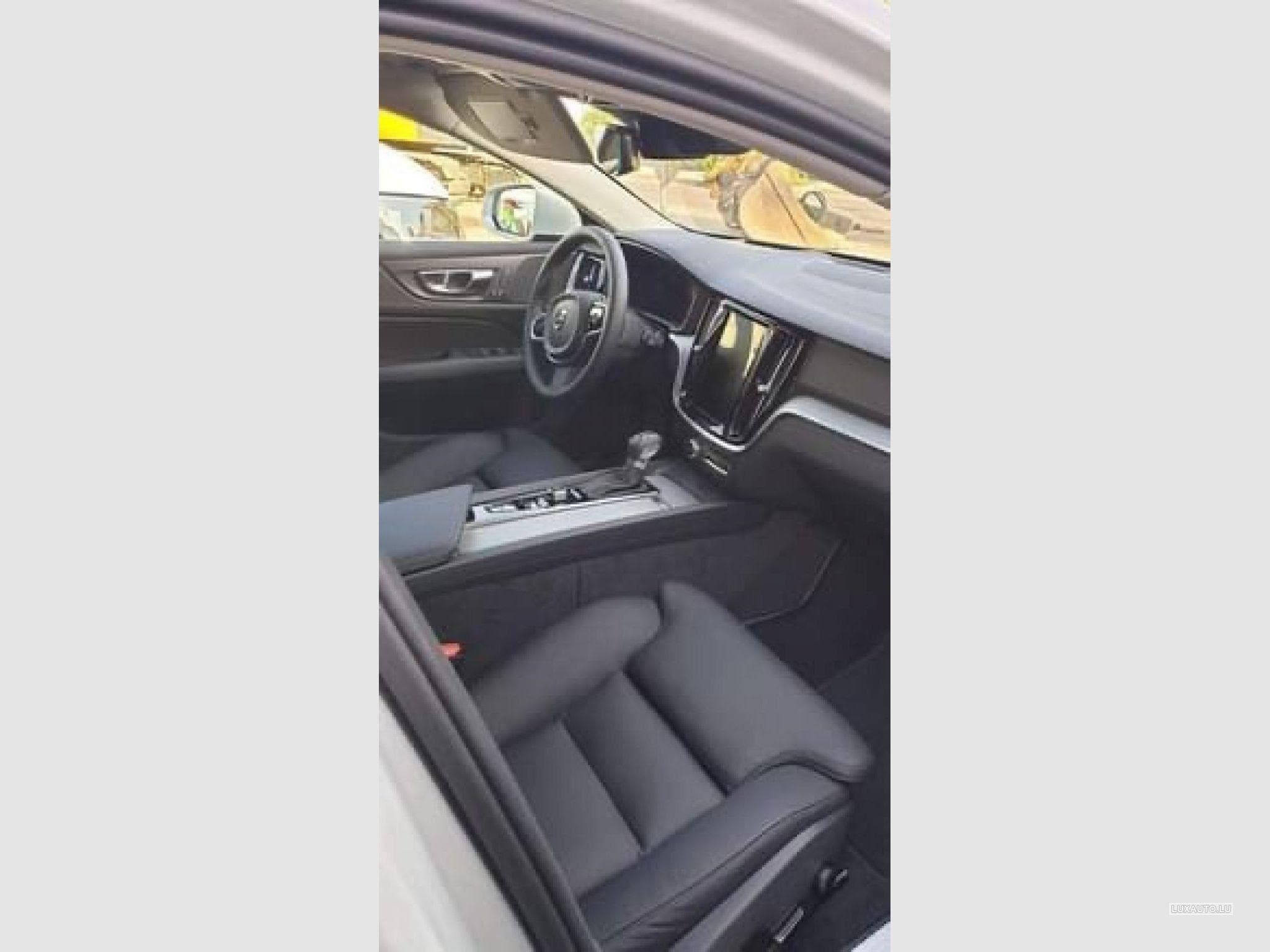 Volvo V60 2.0 D3 150 Geartronic (2019) - Photo 4