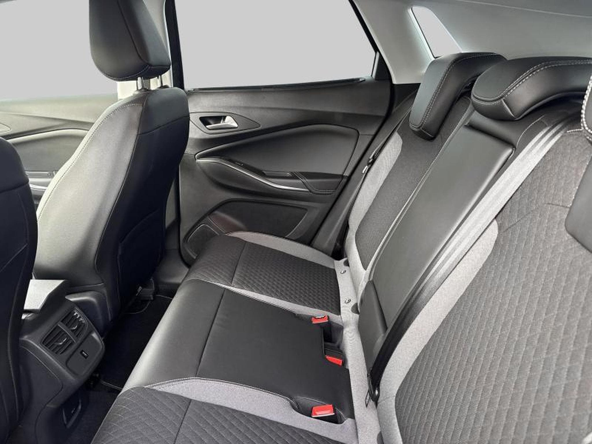 Opel Grandland Innovation 225 (2021) - Photo 14