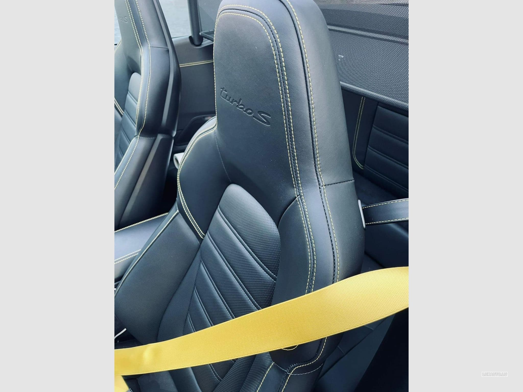 Porsche 911 Cabriolet 3.8 Turbo S PDK (2022) - Photo 8