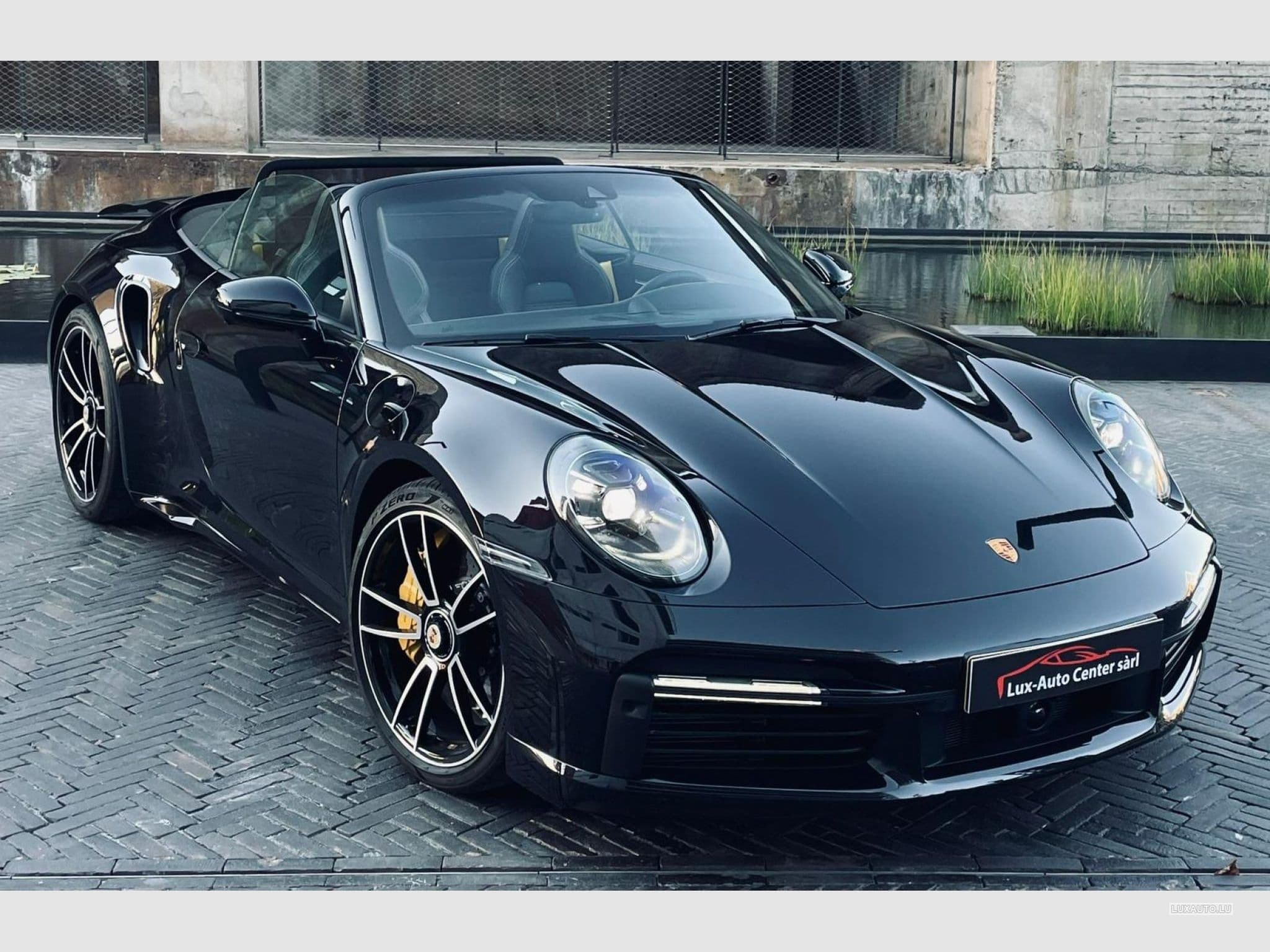 Porsche 911 Cabriolet 3.8 Turbo S PDK (2022) - Photo 9