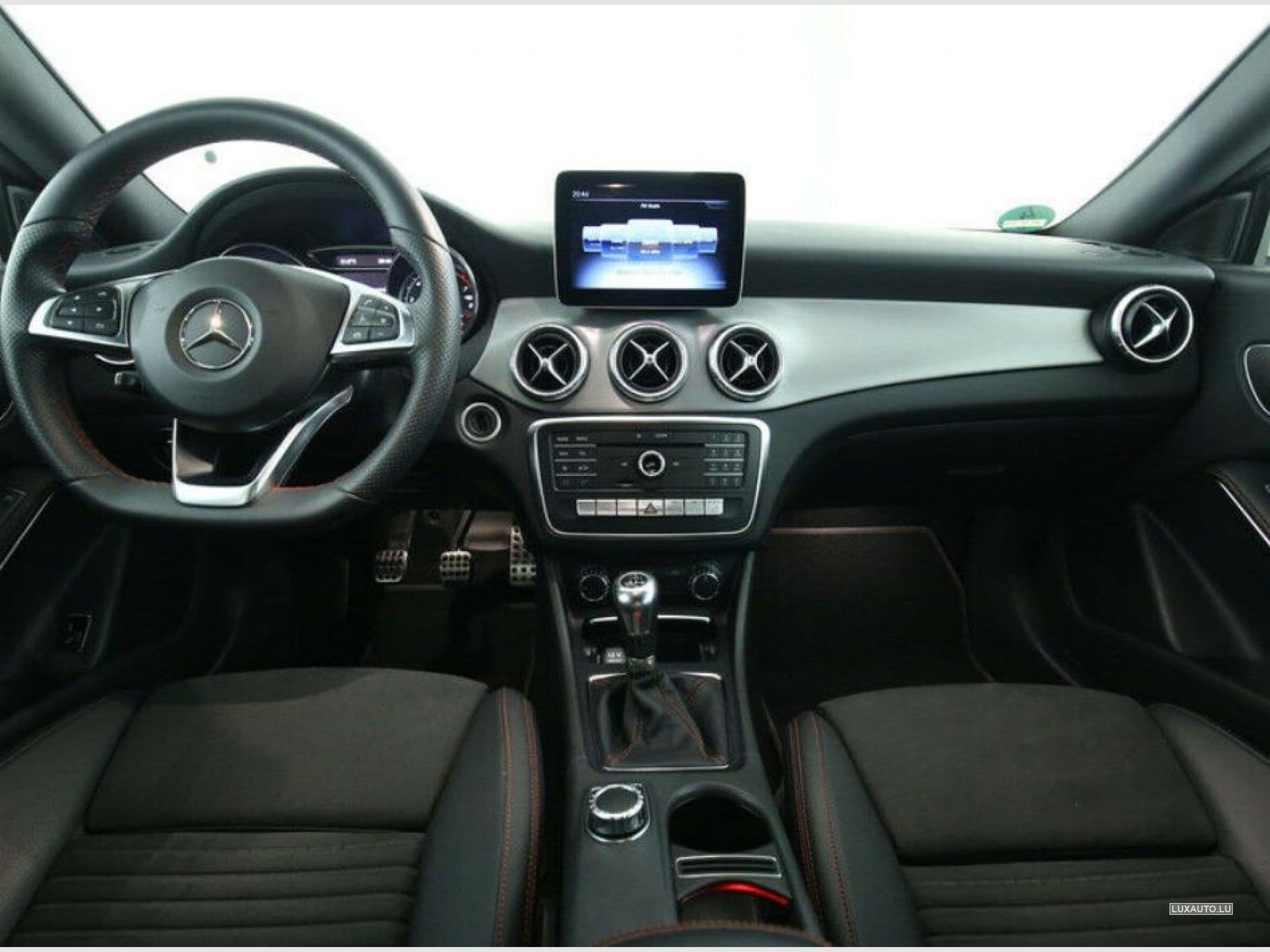 Mercedes CLA 180 180 AMG Line (2015) - Photo 3