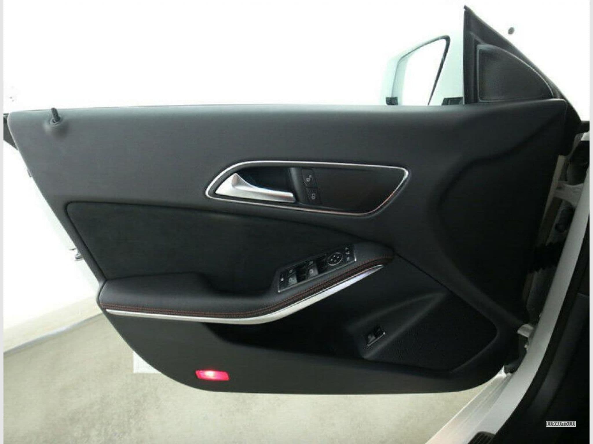 Mercedes CLA 180 180 AMG Line (2015) - Photo 6