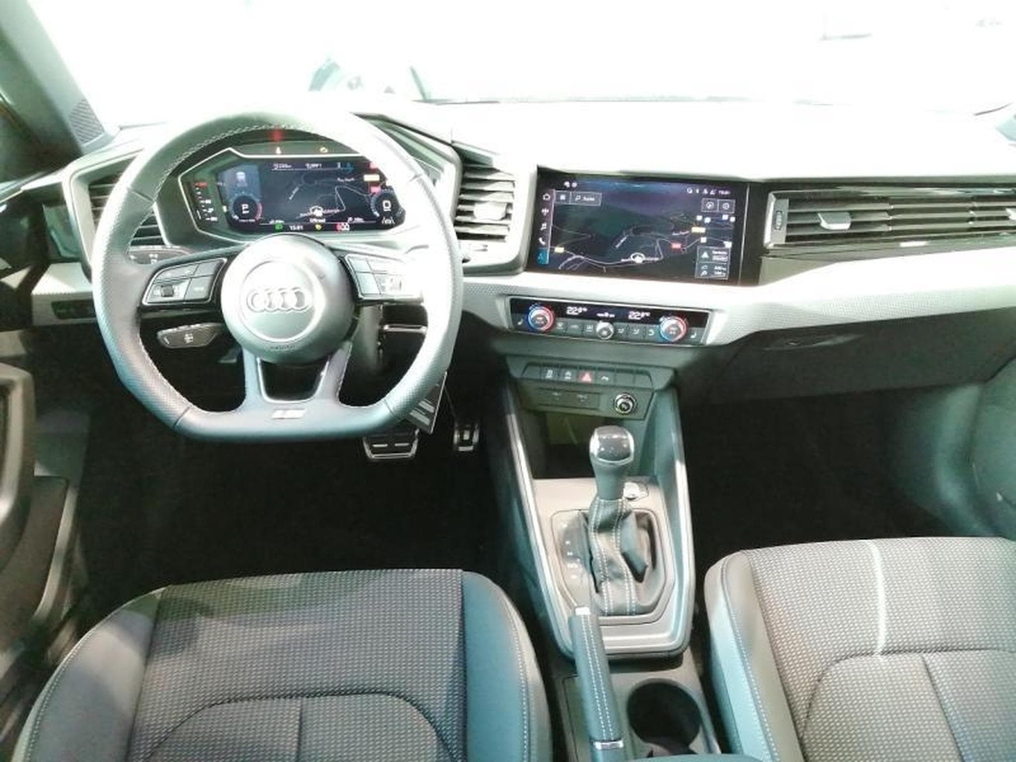 Audi A1 Sportback S-line 30 TFSI s-tro (2023) - Photo 8