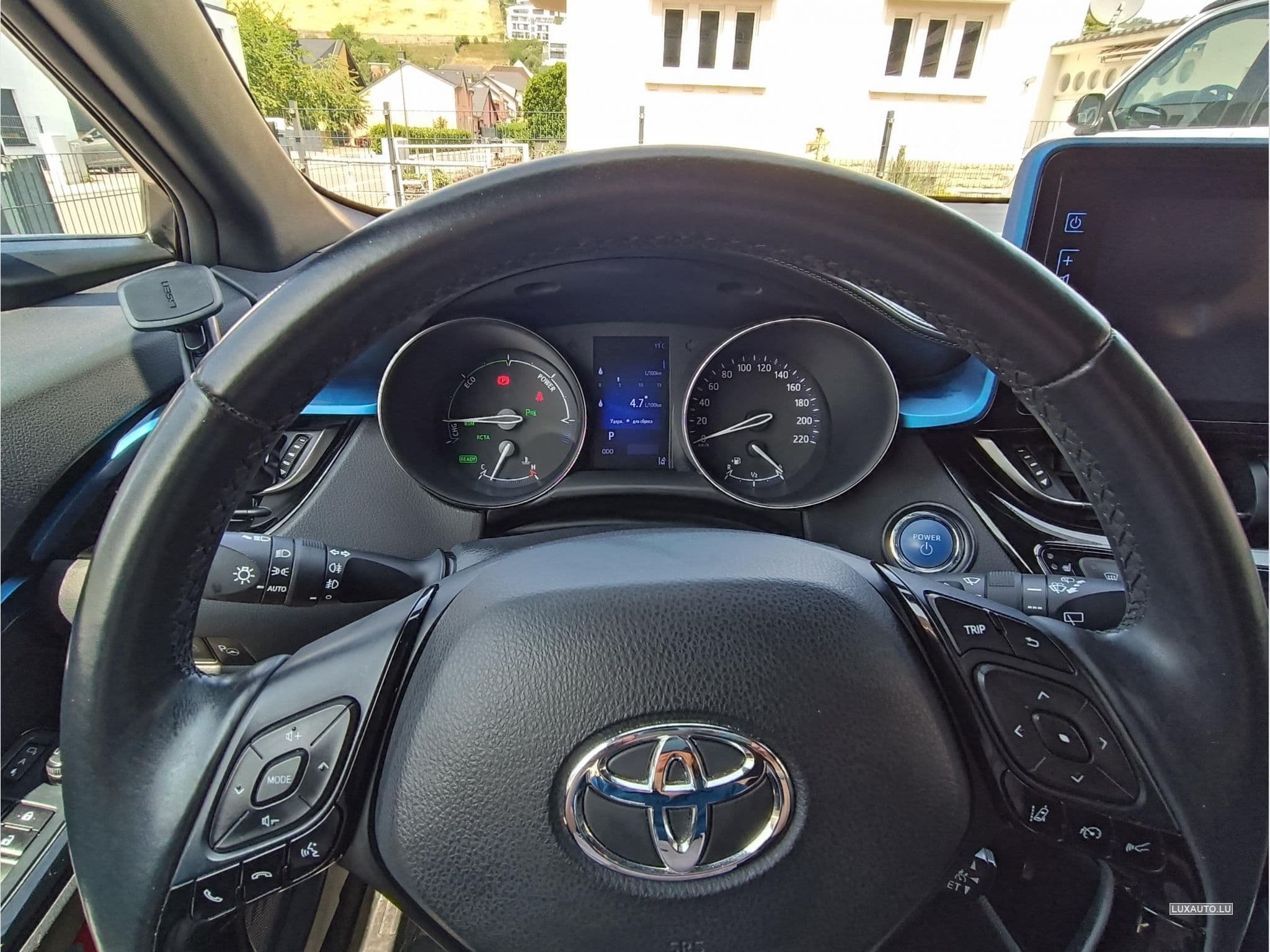 Toyota C-HR 122H CULT 2WD E-CVT (2019) - Photo 3