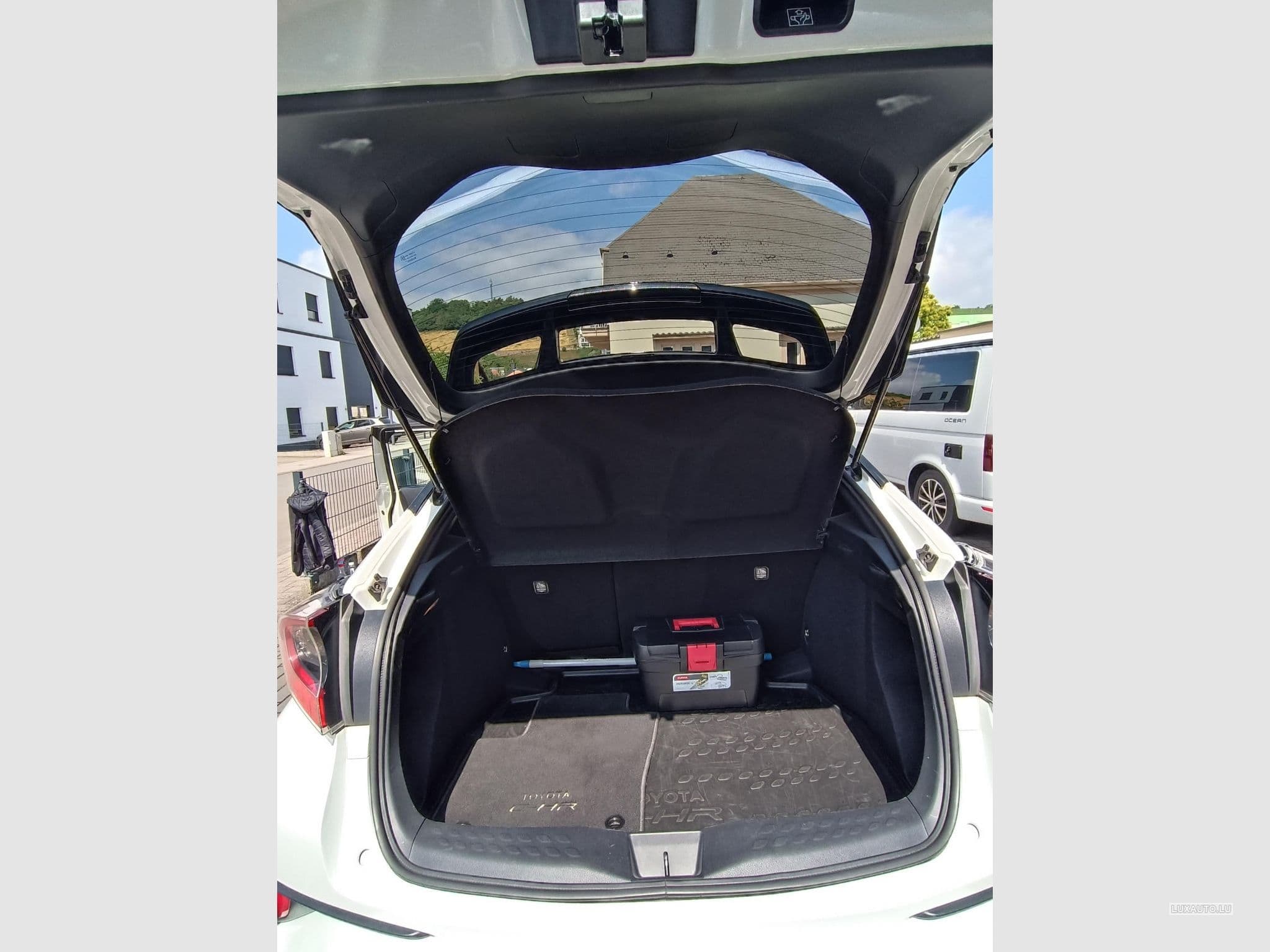 Toyota C-HR 122H CULT 2WD E-CVT (2019) - Photo 4