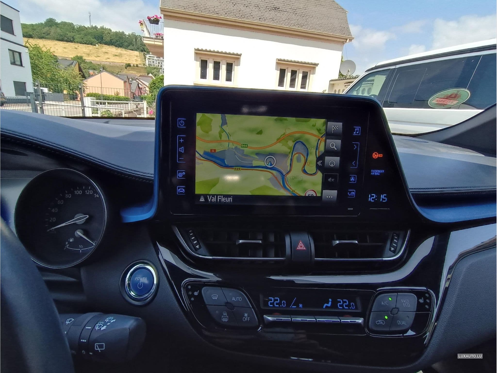 Toyota C-HR 122H CULT 2WD E-CVT (2019) - Photo 9