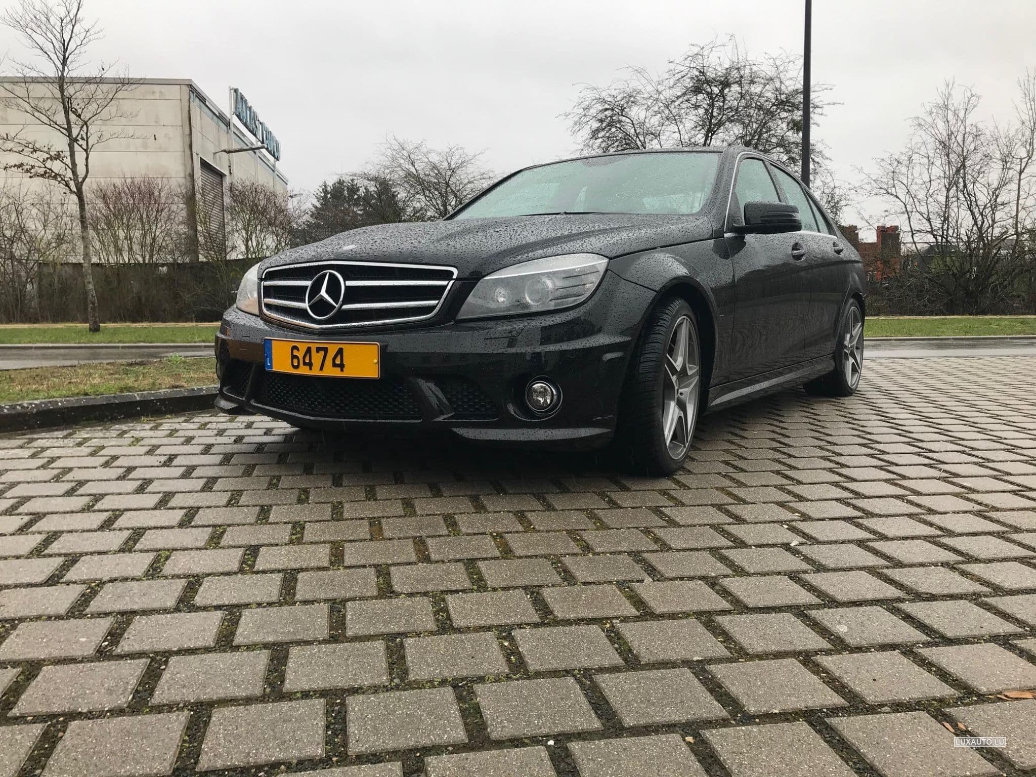 Mercedes C 63 AMG (2009) - Photo 1