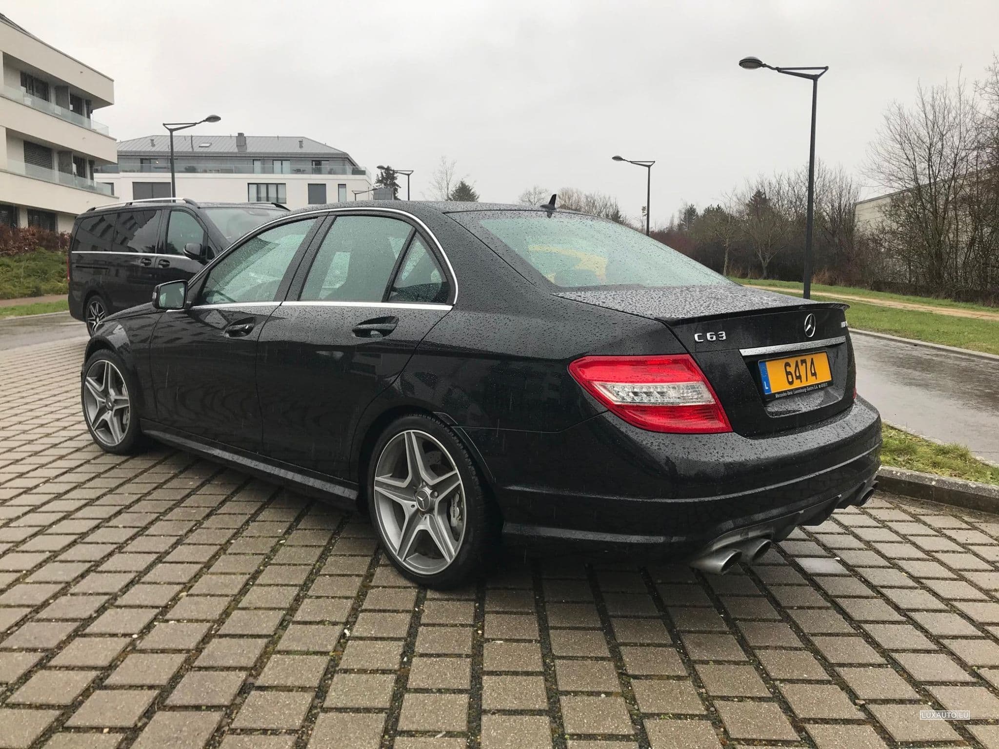 Mercedes C 63 AMG (2009) - Photo 2