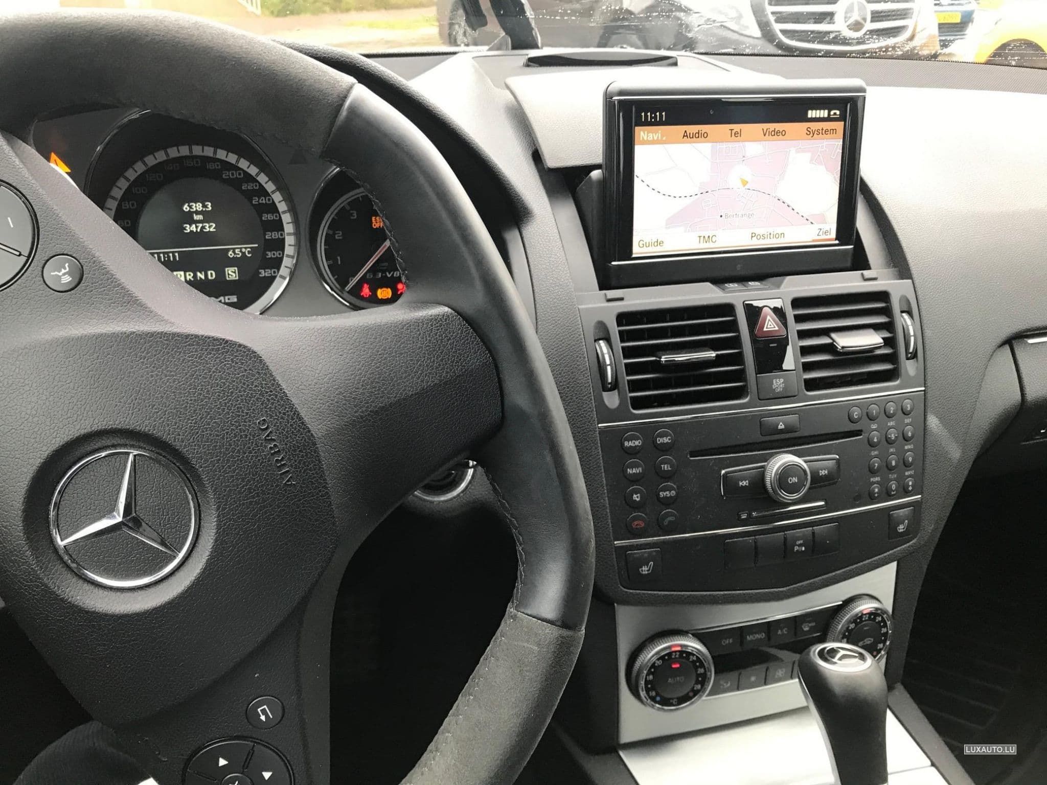 Mercedes C 63 AMG (2009) - Photo 3