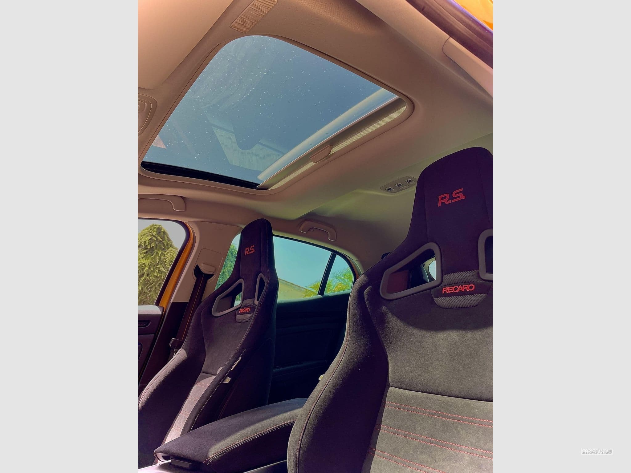 Renault Megane RS TROPHY 300EDC (2022) - Photo 10