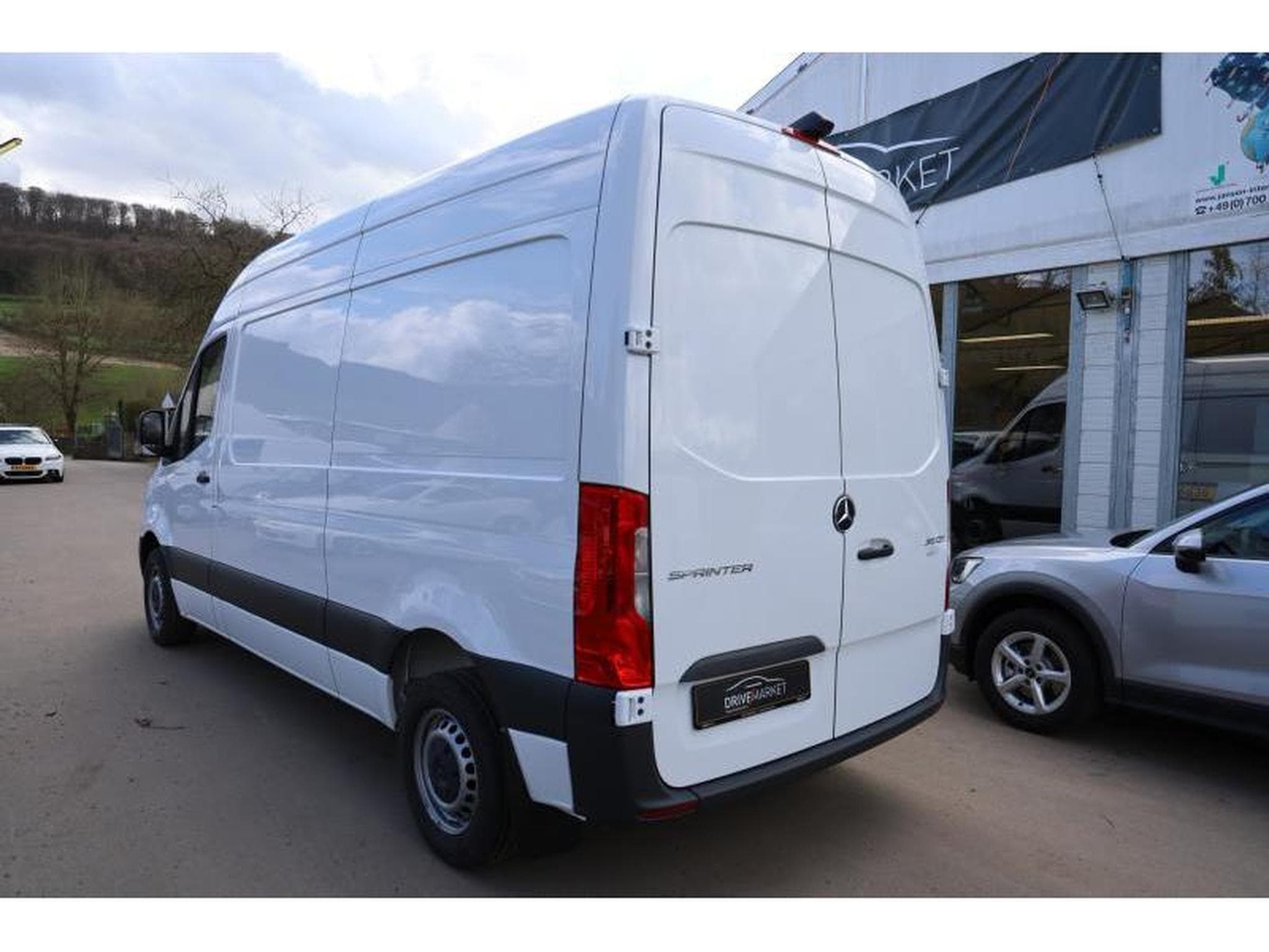 Mercedes Sprinter 315 Kasten L2 FWD (2023) - Photo 18