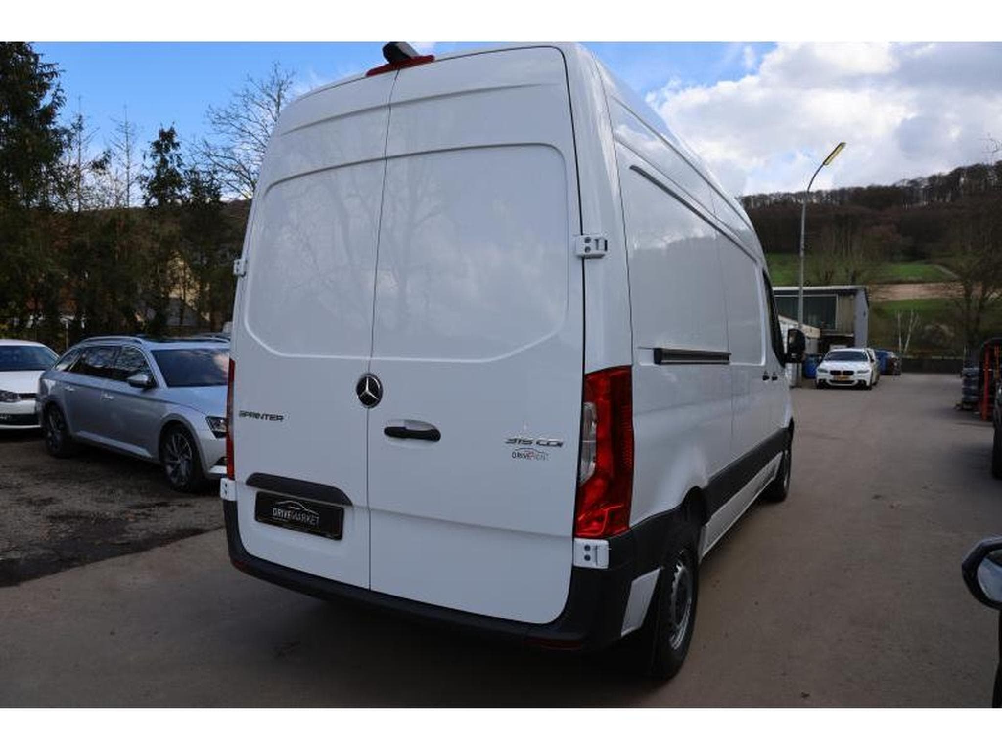 Mercedes Sprinter 315 Kasten L2 FWD (2023) - Photo 19
