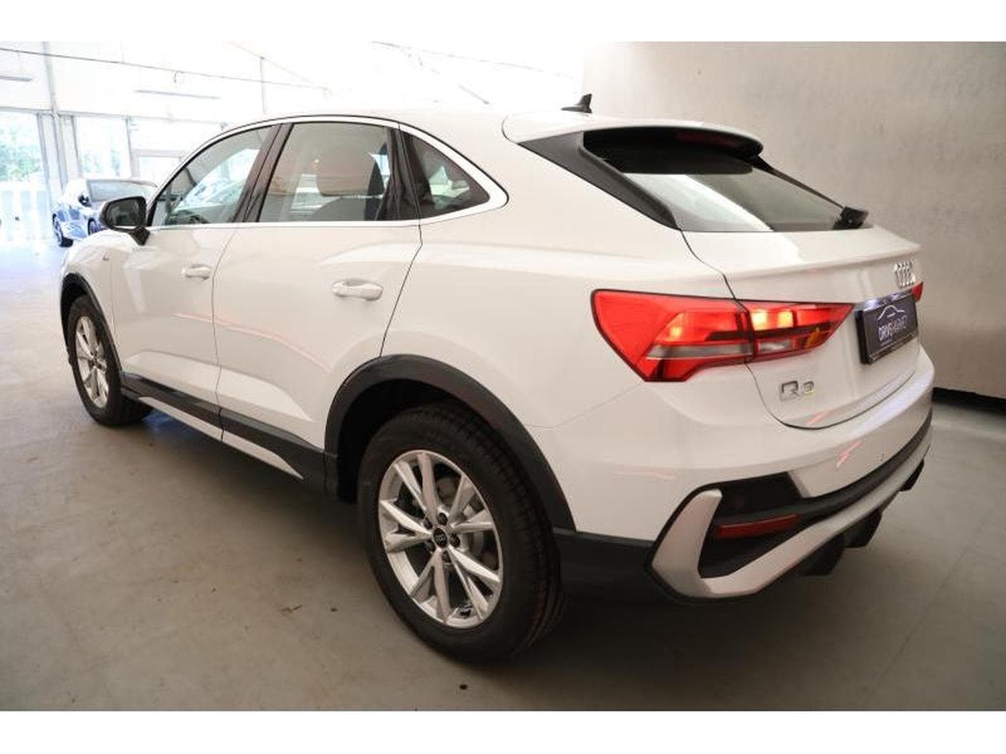 Audi Q3 Sportback S-Line (2023) - Photo 13