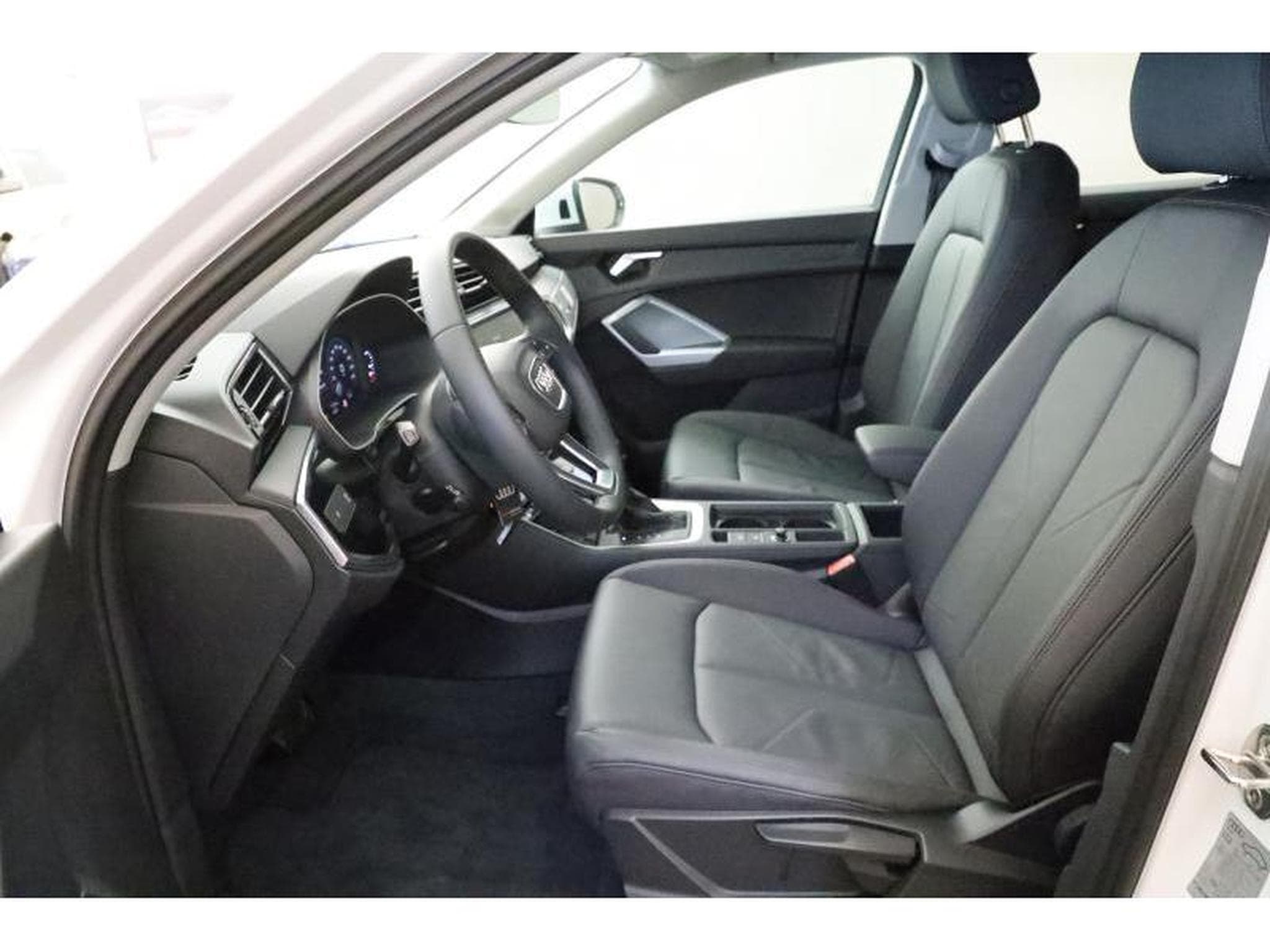 Audi Q3 Sportback S-Line (2023) - Photo 9