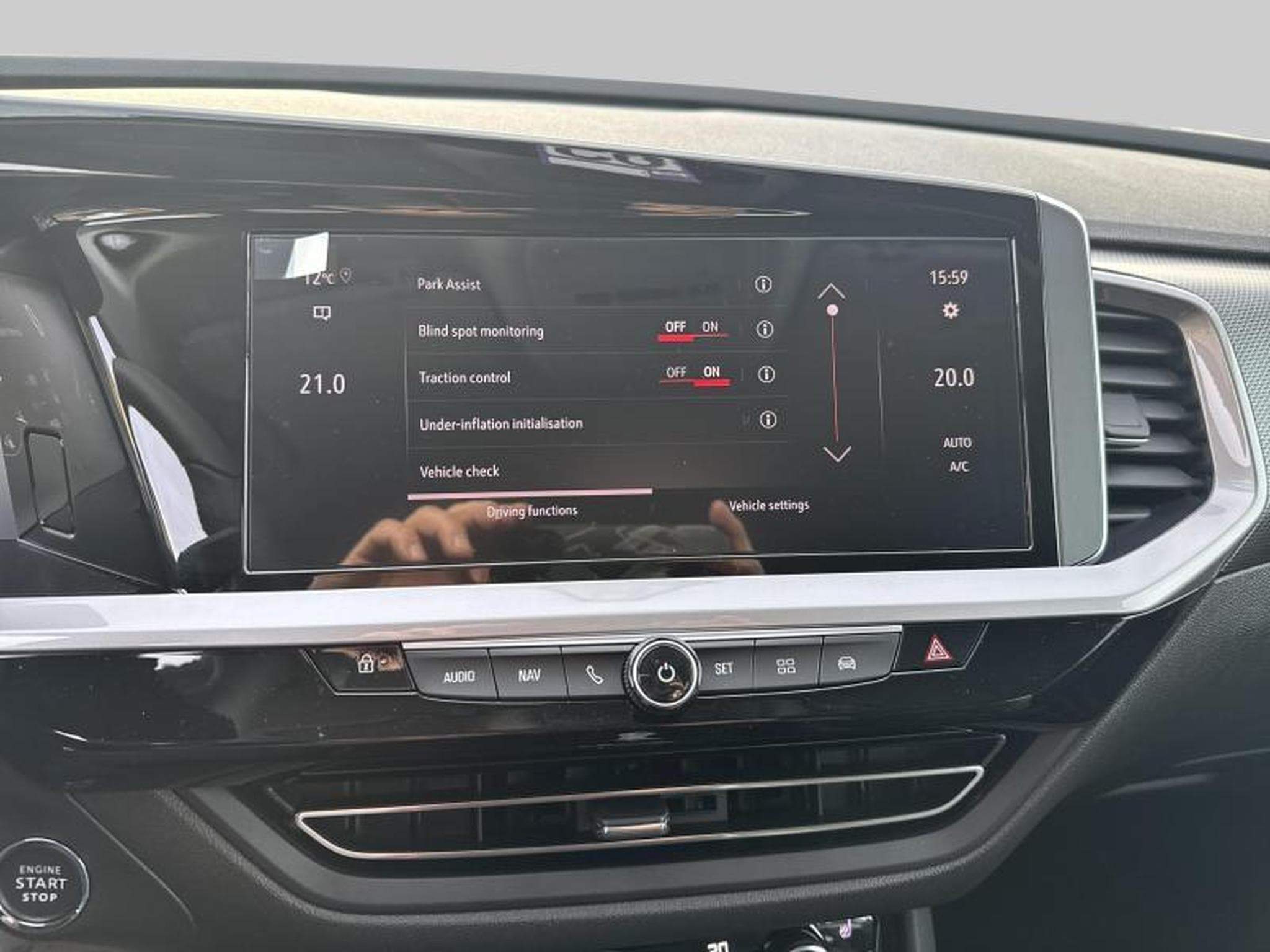 Opel Grandland Business Elegance (2023) - Foto 13