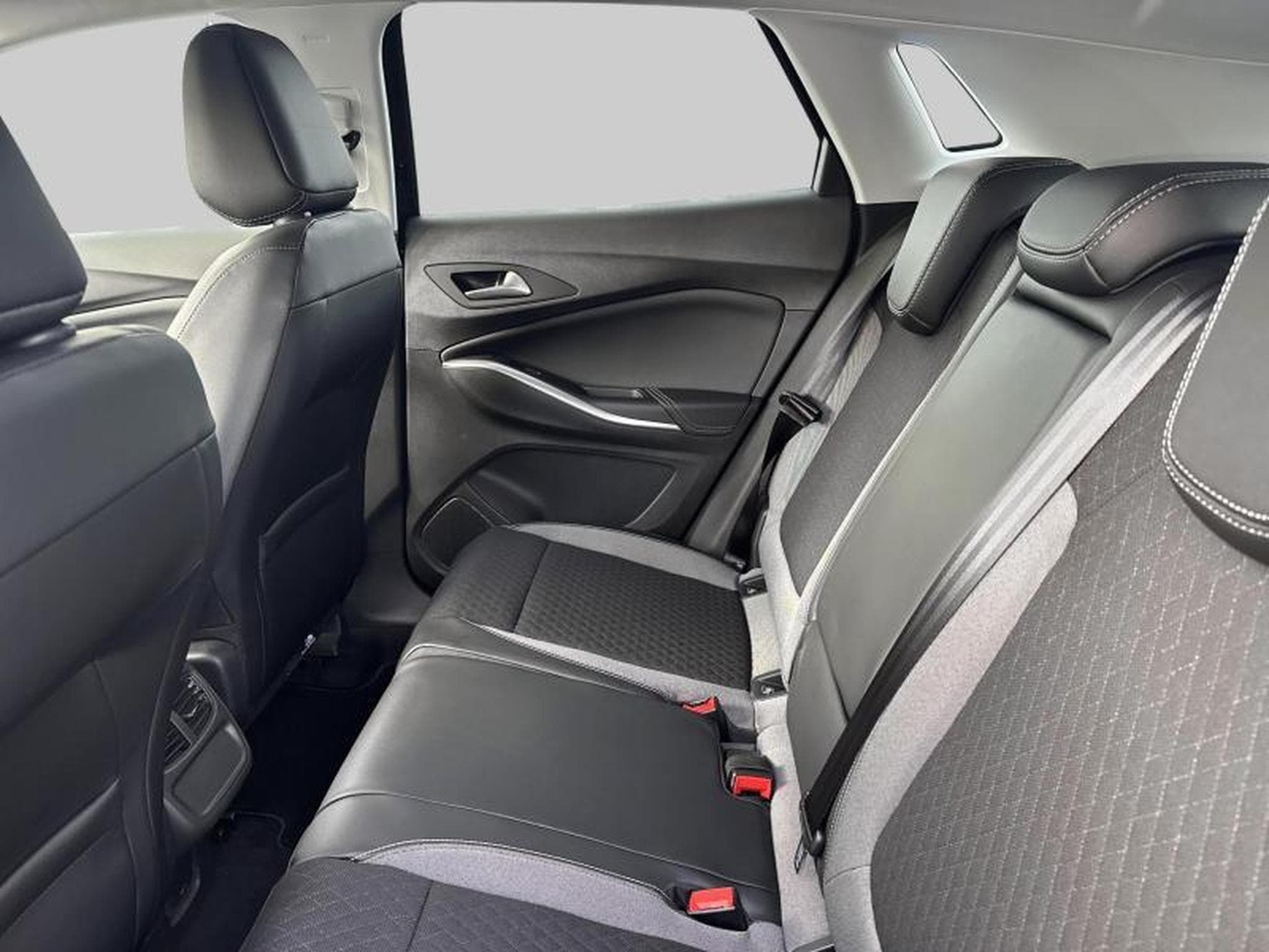 Opel Grandland Business Elegance (2023) - Foto 9