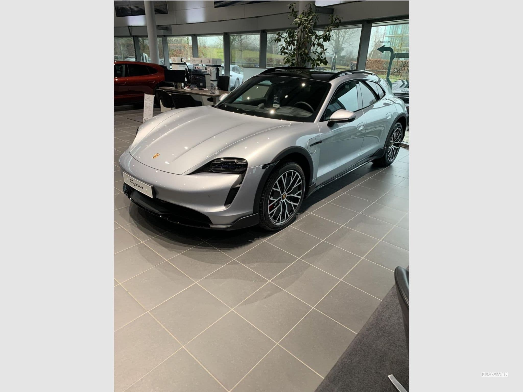Porsche Taycan 4S Cross Turismo (2022) - Photo 1